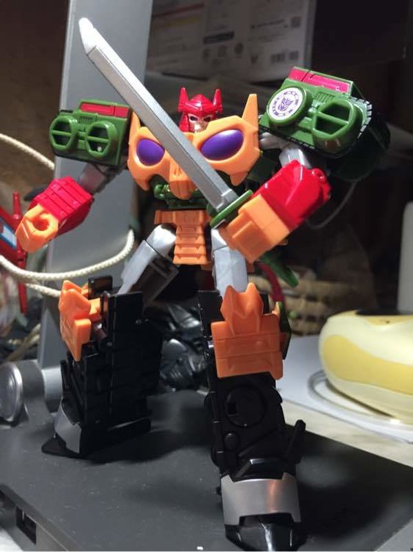 Bludgeon! In Hand Images Of Robots In Disguise Combiner Force Warrior Class Figure  (2 of 16)